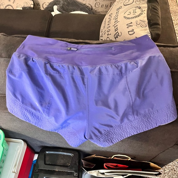Lululemon Speed Up Low-Rise Lined Short 2.5" - Purple Size 8 - Picture 1 of 7